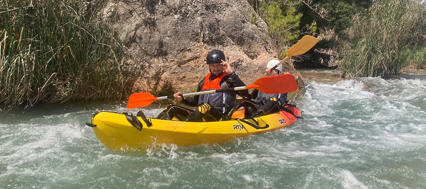 Activities down the Cabriel river in canoe and rafting